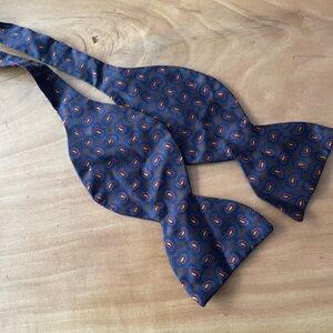 Elegant Blue Paisley Bow Tie